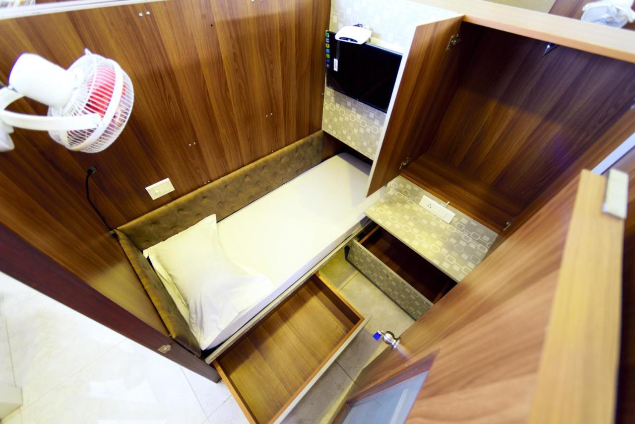 Bedspace- Capsule Ac Hotel Мангалор Экстерьер фото